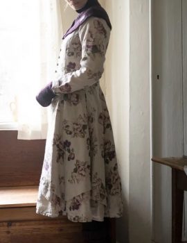 Olars Ulla Winterkollektion - Kleidungsstücke aus natürlichen Materialien, sorgfältig durchdachten Passformen und Farben, die Saison für Saison halten.